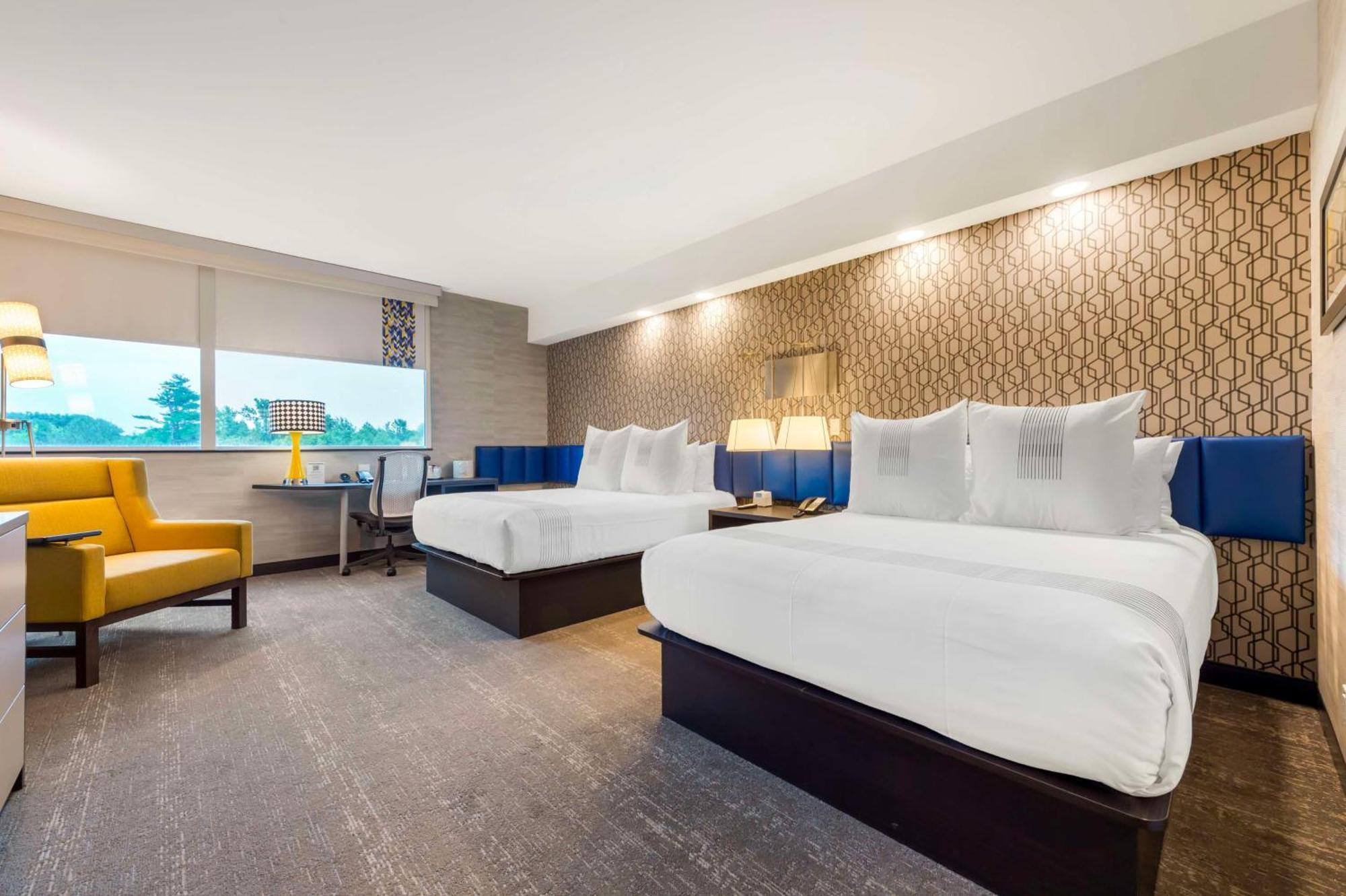 Glo Best Western Kanata Ottawa West Exterior photo
